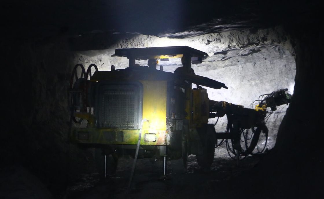 Jumbo Rock Underground Mining Machine Hydraulic 43mm-89mm